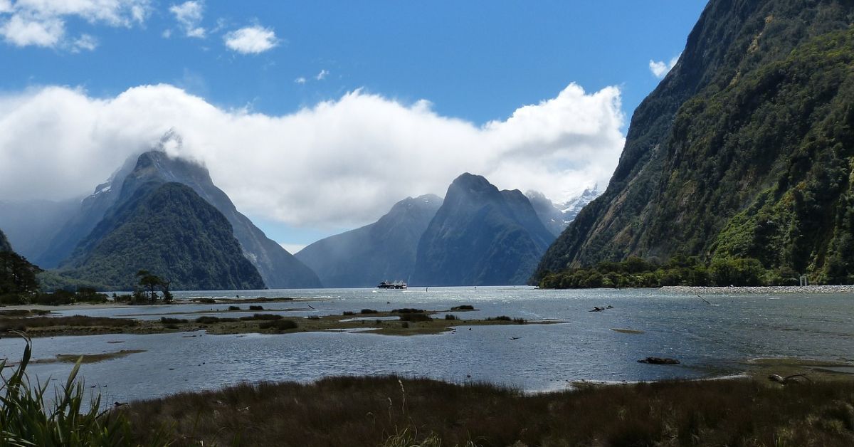 मिलफोर्ड साउंड (Milford Sound) घूमने की जगह न्यूज़ीलैंड 